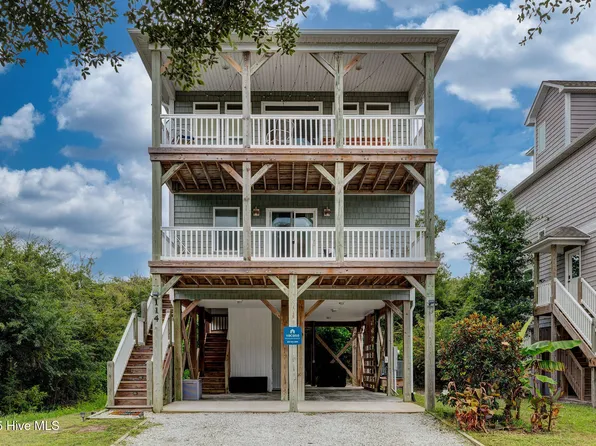 114 Fairytale Lane, Surf City, NC 28445