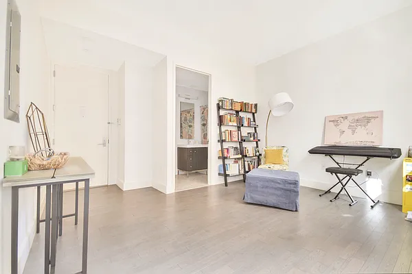 Rented by Compass | media 27