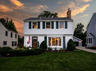 2425 N 90th St, Wauwatosa, WI 53226