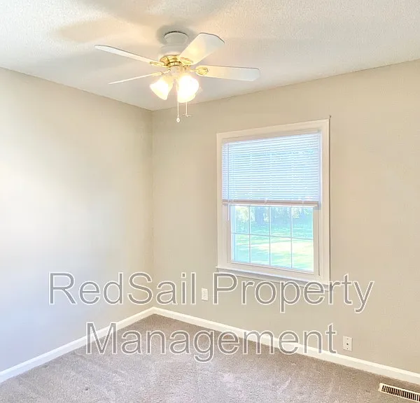 376 Susan Constant Dr — Photo 16