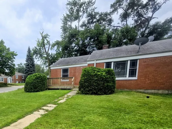 1640 N Prairie Ave, Crest Hill, IL 60403