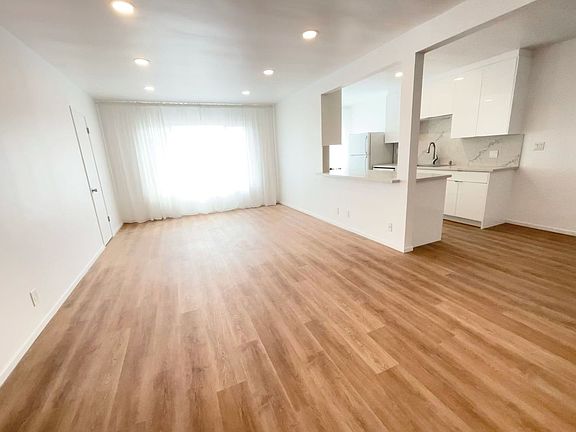5th image of 1227 N Hayworth Ave APT 9