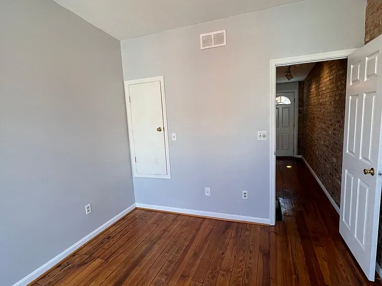 627 Harvey St — Photo 18