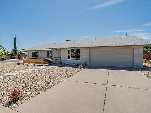 4th image of 2949 E Cortez St