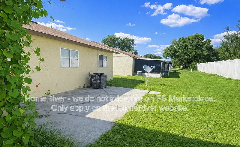 3 bed, 2.0 bath, 1140 sqft, $1,425 — Photo 2