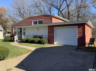 1134 52nd Street Ct, Moline, IL 61265