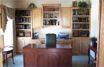 Huge office with Built-in Desk~