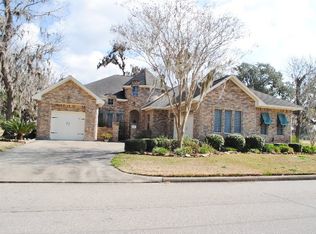 2405 Olympia Dr, West Columbia, TX 77486