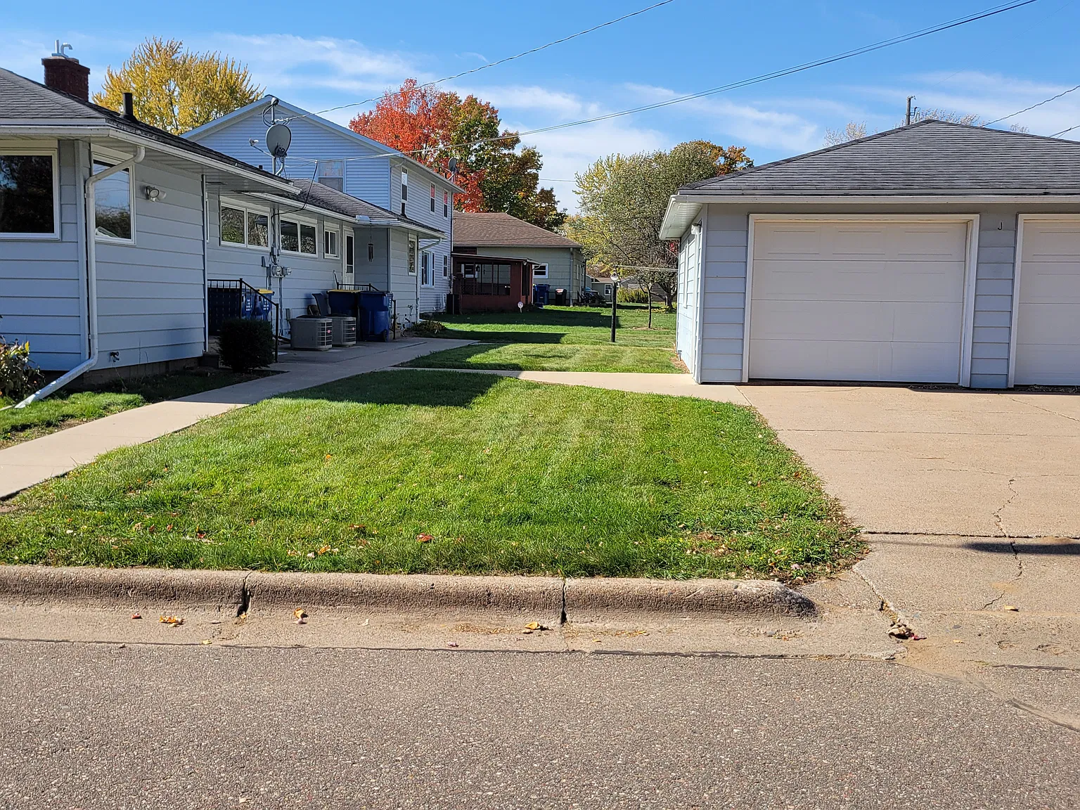 2 bed, 1700 sqft, $1,300 — Photo 3