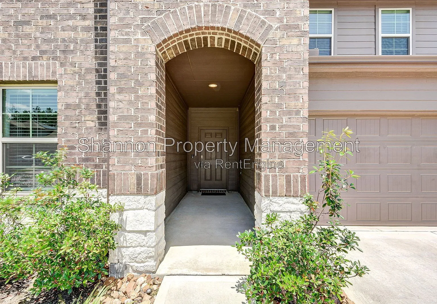 4 bed, 3.0 bath, 2482 sqft, $2,200 — Photo 3