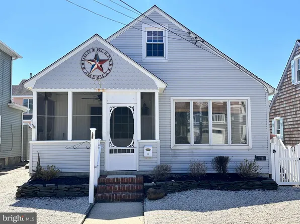 118 E Maryland Ave, Brant Beach, NJ 08008