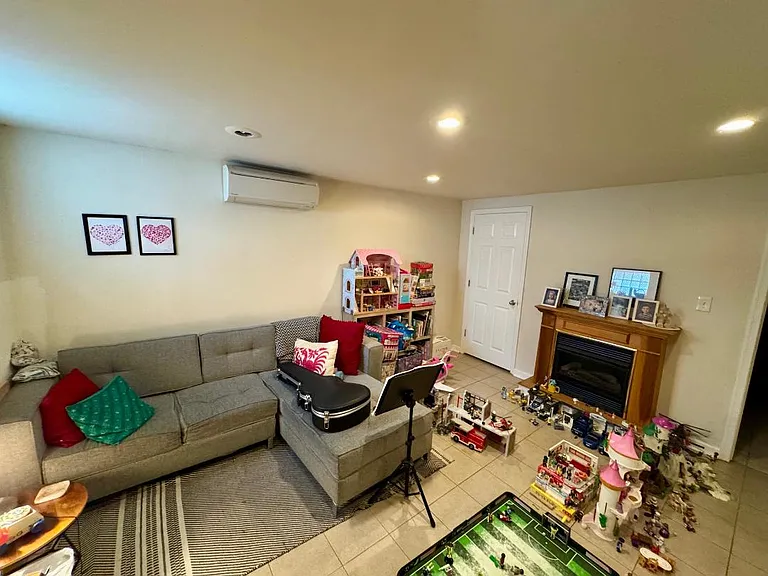3446 Brown St NW — Photo 16