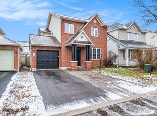 57 Collington St, Ottawa, ON K2G6X3