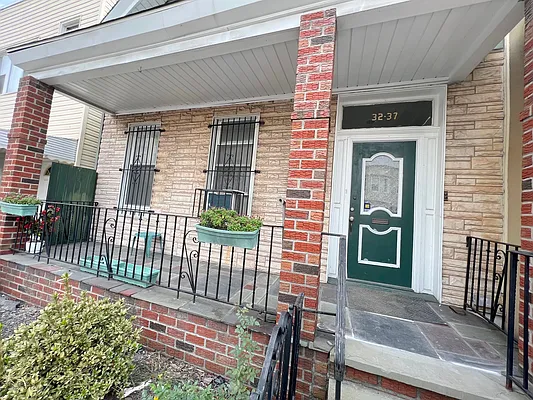Rented by REALTY QUEST NEW YORK INC | media 26