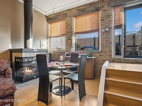 5th image of 1111 W Cornelia Ave APT 207