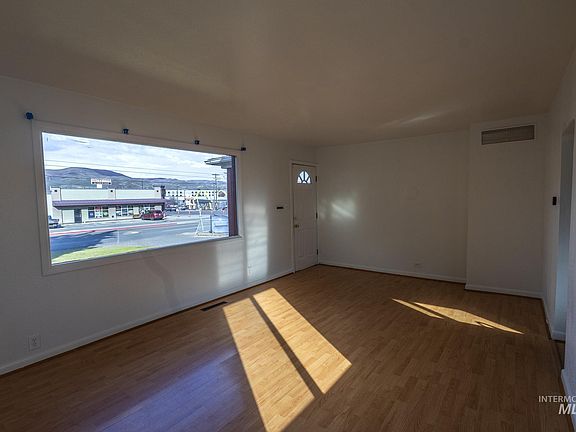 4th image of 2012 8th Ave