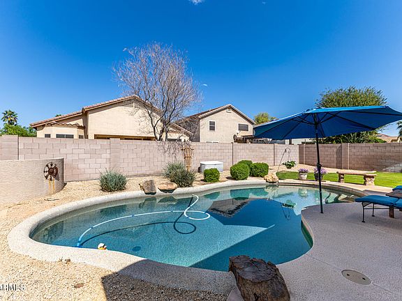 4th image of 2612 E TORREY PINES Lane