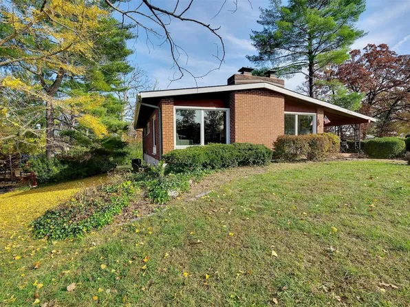 8746 Norcross Dr, Saint Louis, MO 63126