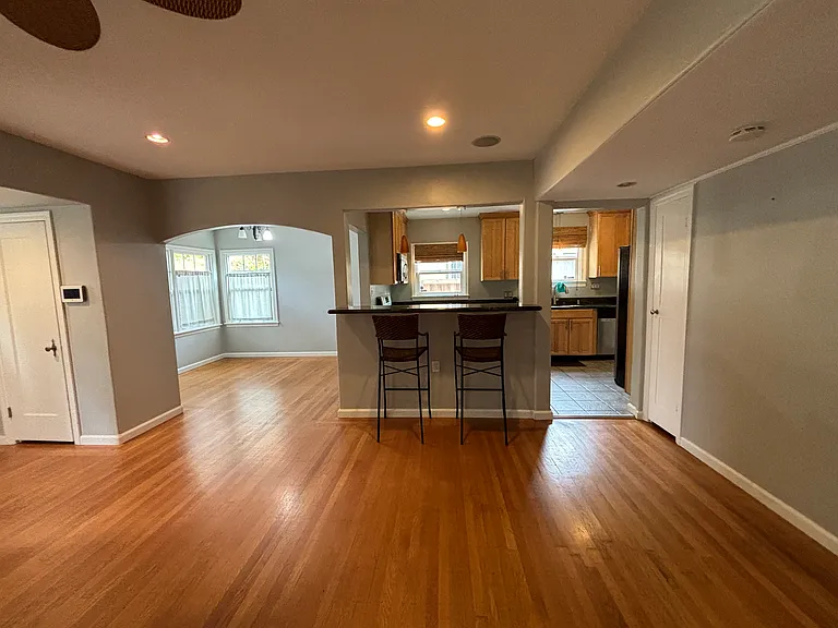 1114 Castro Way — Photo 6
