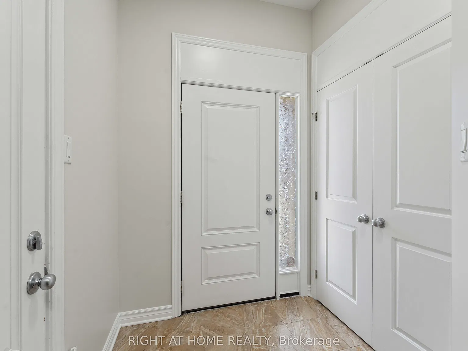3 bed, $2,900 — Photo 2