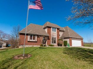 4920 W Gale Rd, Smithville, MO 64089