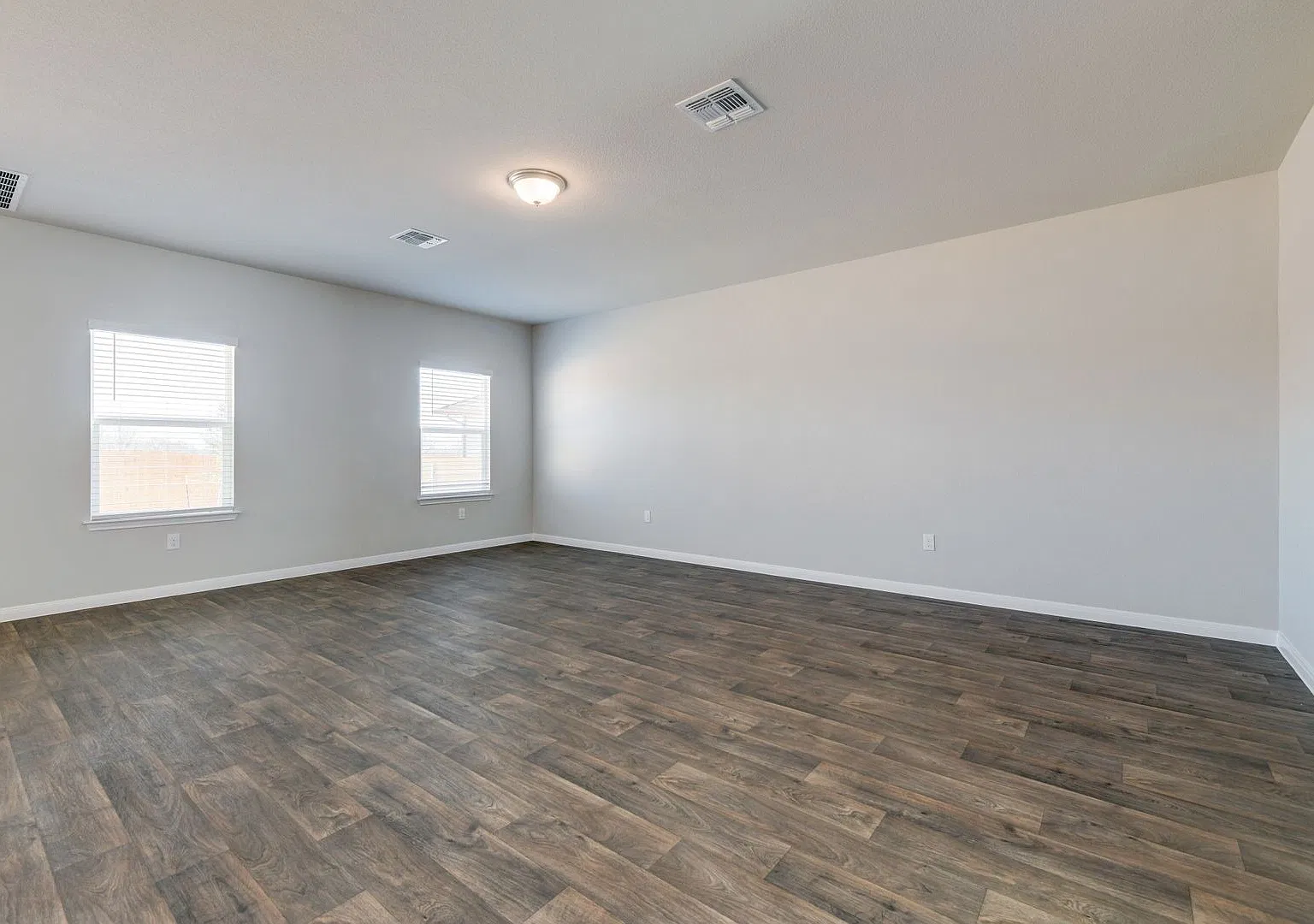 For Lease — Photo 4