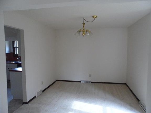 4th image of 7040 Crosscreek Dr