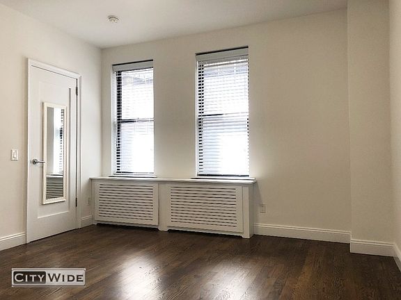5th image of 140 E 46th St APT 2C