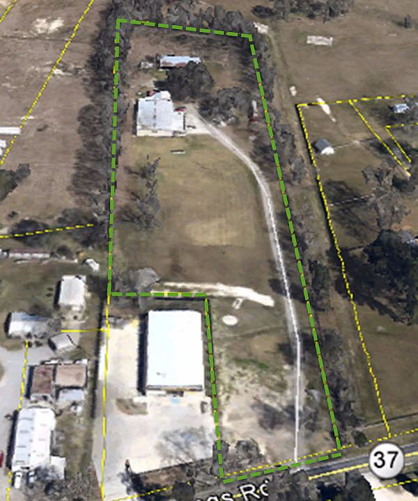 2nd image of 15151 Greenwell Springs Rd