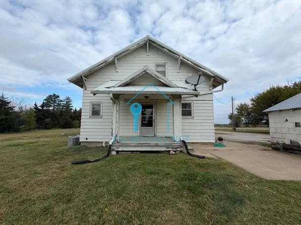 1001 E Hoch, 1001 E Hoch St #3, Moundridge, KS 67107