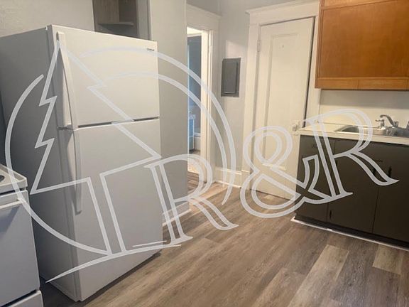 2nd image of 842 Almaden St APT 2