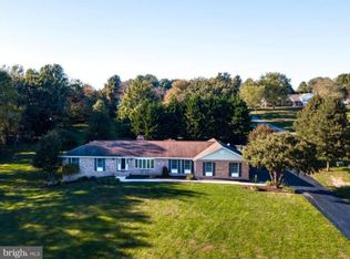 1234 Canterbury Dr, Sykesville, MD 21784