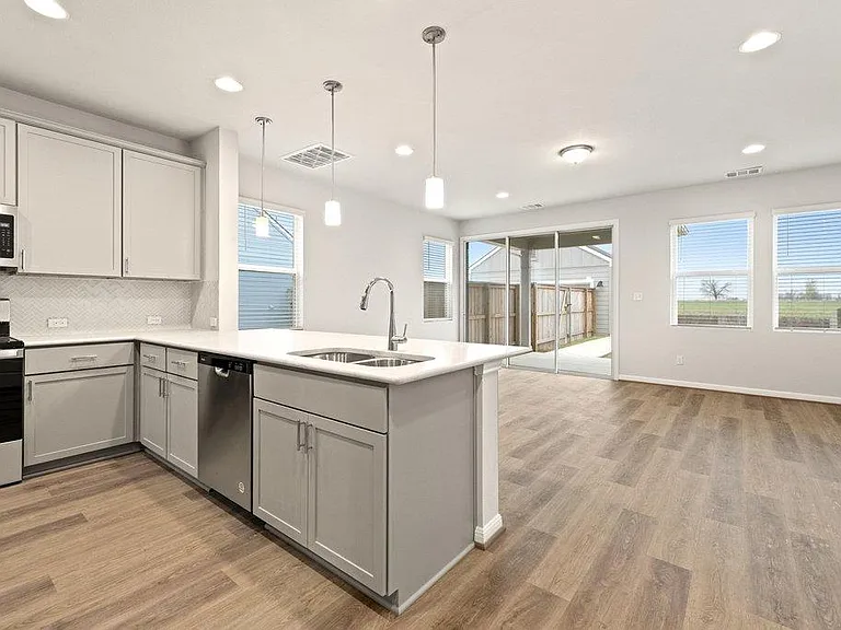 303 Elm Branch Trl — Photo 7