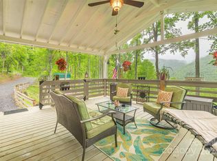 677 Short Ridge Ln, Clyde, NC 28721