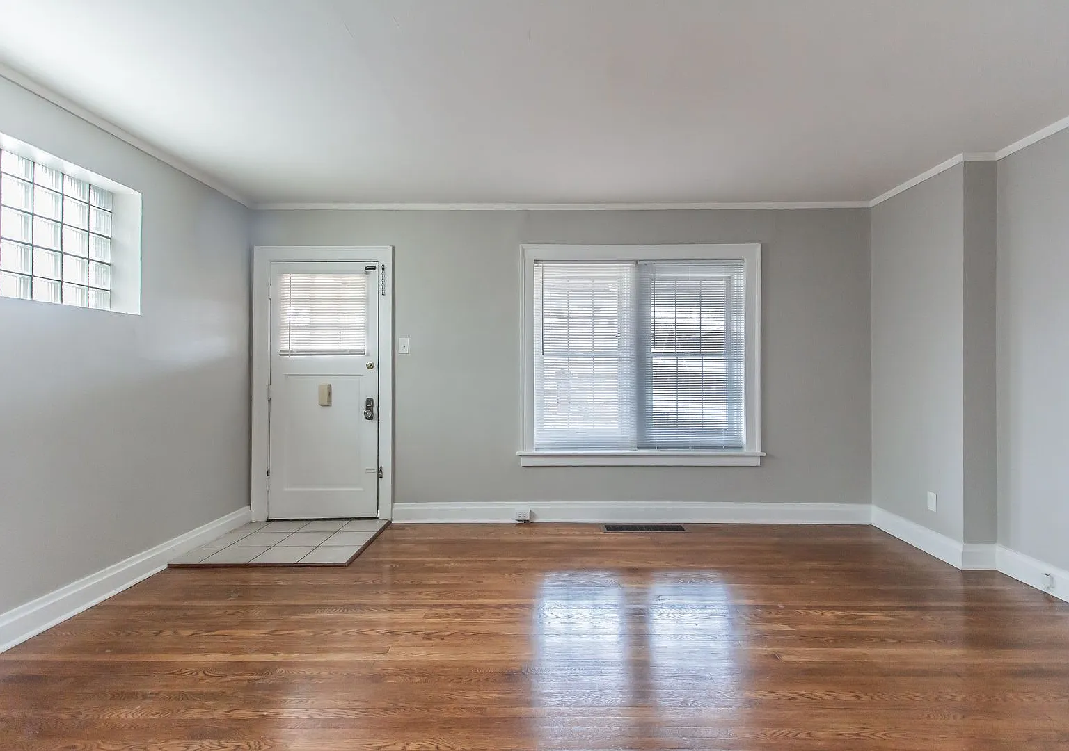 (233) 7729-31 Gissler Ave — Photo 3