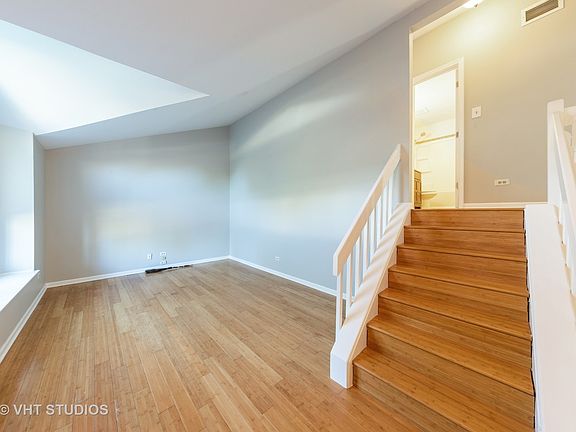 3rd image of 7557 W Glenshire Dr