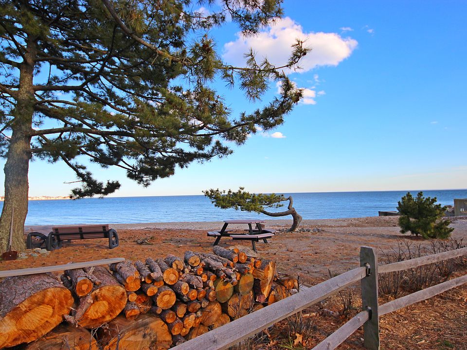 2nd image of 94 Point Lookout