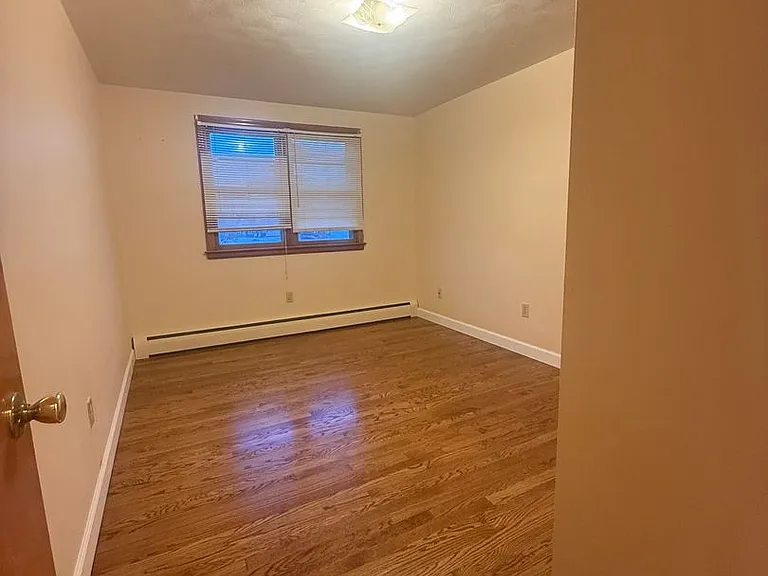 250 Oakland Ave — Photo 16