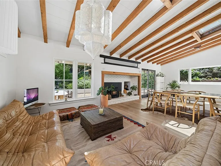 1377 Lewellyn Dr — Photo 11