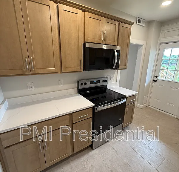 1812 3rd Ave #1 — Photo 9