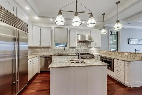 1337 W Roscoe St — Photo 15