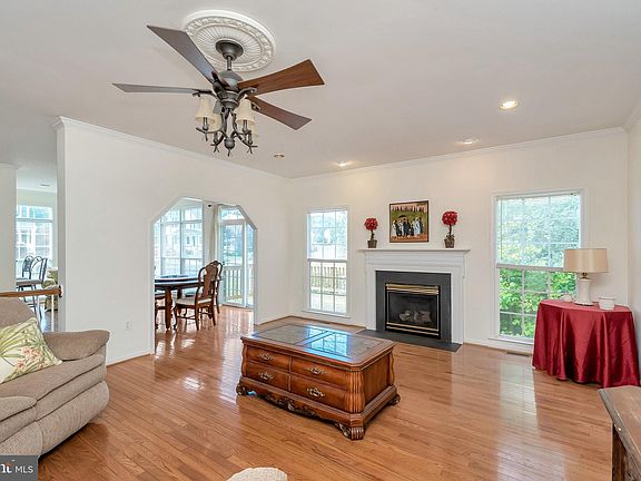3rd image of 35 Country Manor Dr