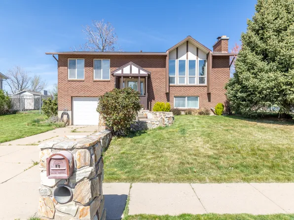 75 E Monticello Dr, Kaysville, UT 84037