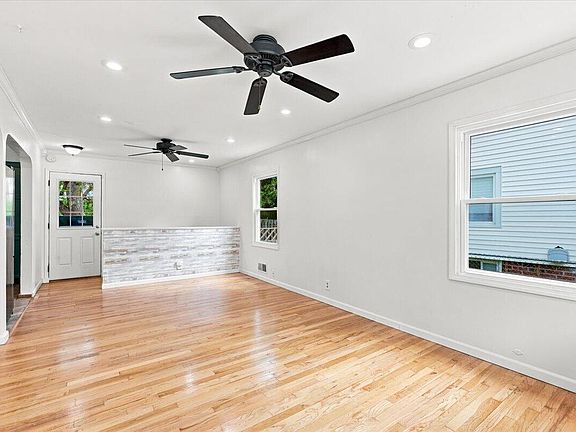 5th image of 717 Grace St