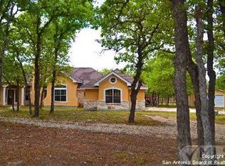 117 Morning Glory Rd, Floresville, TX 78114