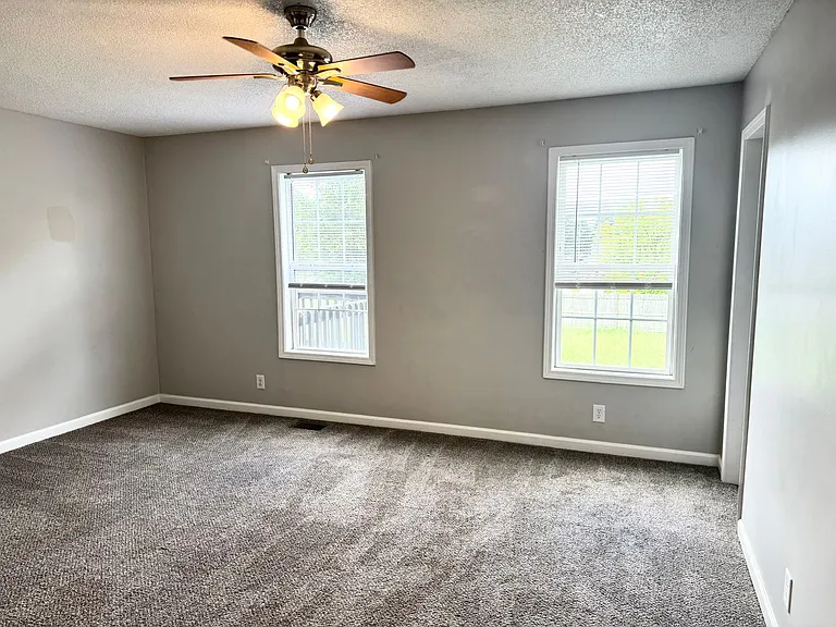 1200 Carol Dr — Photo 16