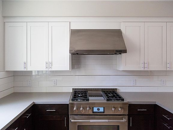 Brand new gas stove, oven and hood. Perfect for the homecook
