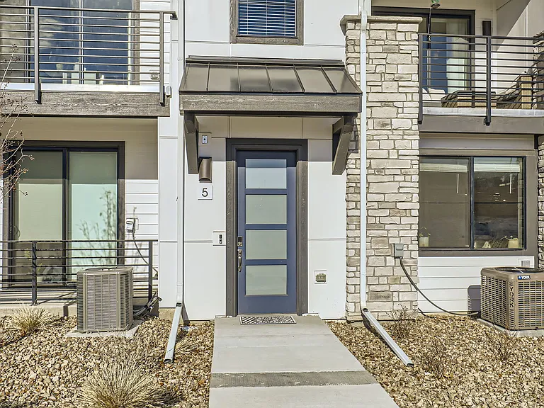 2074 S Holly St #5 — Photo 4
