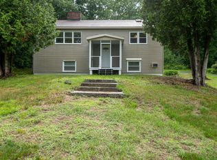 122 Exeter Rd, Newmarket, NH 03857