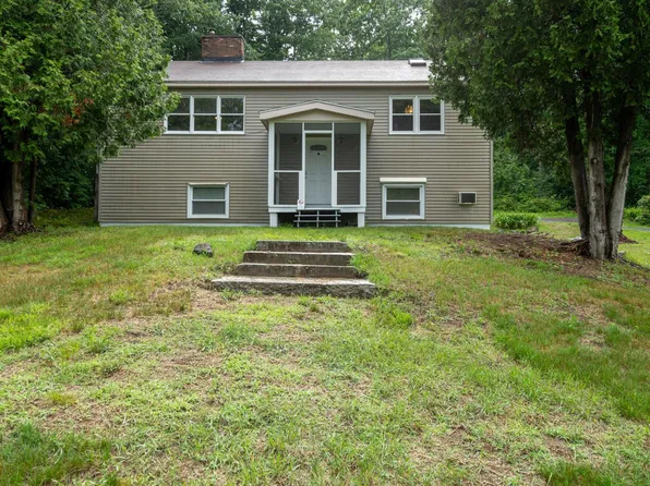 122 Exeter Road, Newmarket, NH 03857